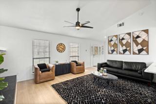 Heart of Grand Prairie - 3BD with Pool Patio BBQ - 3