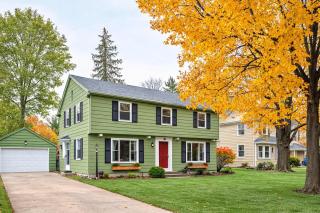 River Drive Retreat - Family Neighborhood sleeps 10 - 6