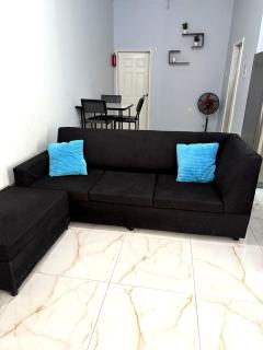 Piarco Airport Guest House - 1