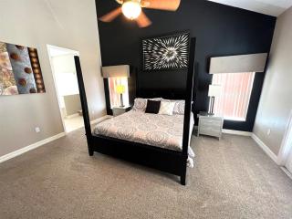 Magical Lakeview 4 Master Suites Pool Hot Tub BBQ Home Theater 2 Miles Disney - 7