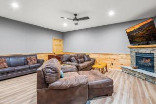 Game Room & Hot Tub with Mountain Views - 5