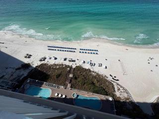 Coastal Beach Front with Pools Beach access Gym - 9