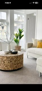 Sleeps 5, 3 Bedroom House in Leeds-Bradford - 4