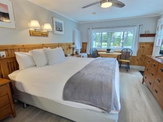 Kennebunkport Motor Lodge - 3