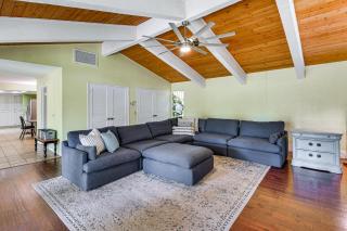 5 Mi to Fresno State Family Gem with Backyard Oasis - 1