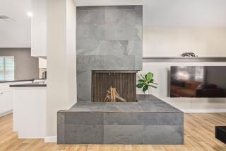 Modern Midtown Home-Unit A - 2