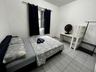 Praia Gonzaguinha São Vicente 2 Dorm 1 com Ar condicionado WiFi 100 mts da Praia e todo comercio , bares e restaurantes ao lado - 3