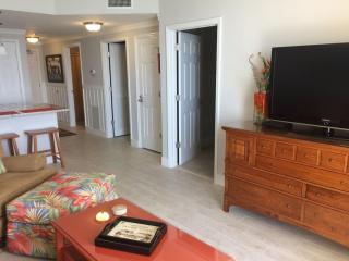 Gulf Front condo with Pools Beach access and Gym - 7