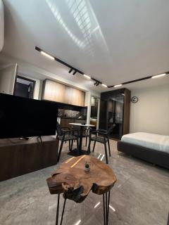 Black & Velvet Studio - 8