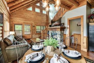 2mils Dollywood, Family Resort-Pool, King, HotTub - 7