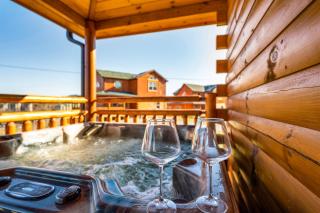 Pigeon Forge 4BR Cabin Heated Pool Sleeps 14 - 8