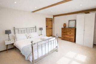 Virginia Water Detached House Gated - 1
