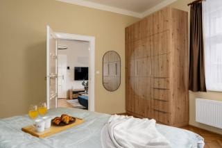 Spacious 2BR Vršovice | AC • Netflix • Cozy Stay - 3