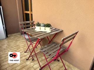 Lively colorful studio in the heart of Monza - 9