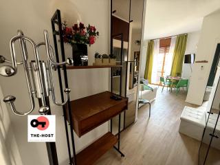 Lively colorful studio in the heart of Monza - 8
