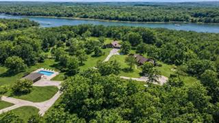 Deluxe Cabin #8 with Jacuzzi on Patoka Lake in Southern Indiana - Mitchell - 8