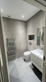 En-suite bedroom in city centre in a 2 bed flat - 5