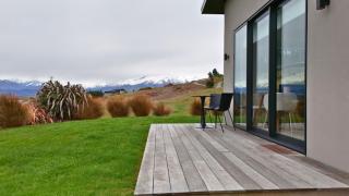 Stunning Lake Wanaka Retreat - 2