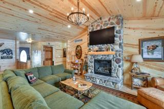 Luxe Hideaway on Houghton Lake Families Welcome! - 0
