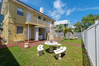 Cozy 1BR Beach Retreat Walk to Miami Beach - 9