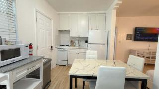 Cozy 1BR Beach Retreat Walk to Miami Beach - 8