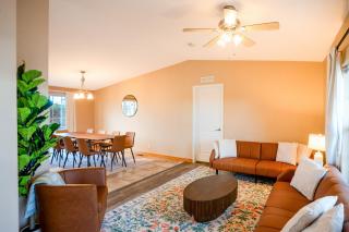 Haven in the Canyons - Near Lake Powell & Antelope Canyon - Boat Parking, 360 Views, & Hot Tub - 4