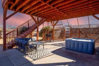 Haven in the Canyons - Near Lake Powell & Antelope Canyon - Boat Parking, 360 Views, & Hot Tub - 8