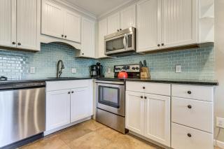 Steps to Shore and Restaurants Coligny Beach Gem! - 6