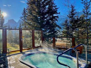 Romantic Mountain Escape Outdoor Hot Tubs & Private Balcony! - 9