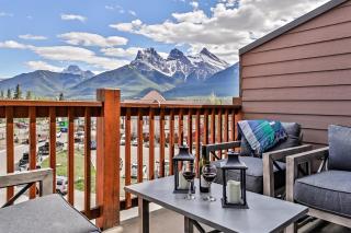 Luxury Mountain View Penthouse - Sleeps 8 Sauna Outdoor Pool Hot Tub Gym - 1
