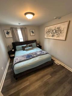 Modern 4BD 2BA Home Near Downtown Metra - 2