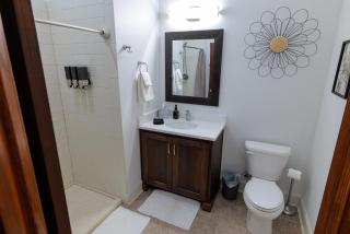 Cozy Suite inside Historic Marymount College 200A - 3