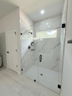 4BR Corporate Ready Home Fast Wi-Fi and Workspace - 8