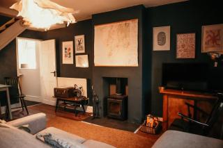 Quirky bohemian Lake District miners cottage- 6 bd - 8