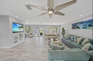 Cozy Beach Retreat Getaway - 1