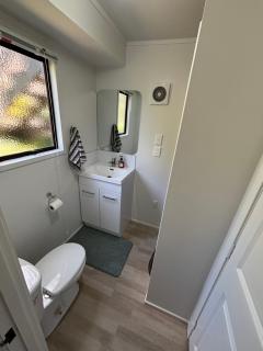 Central Glenview gully stay - 3