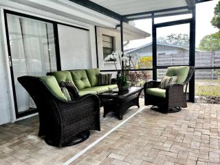 Relaxing 3BR 2Ba Oasis with Heated - 4