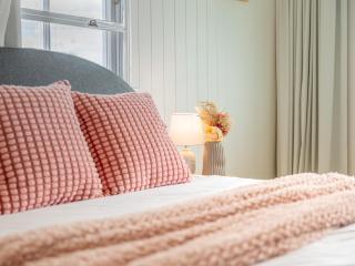 3BR Queenslander Retreat at Ipswich Riverlink - 5