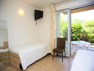 Modern 3-Guest Apartment in L'Ile Rousse - 3