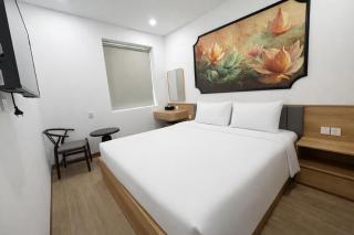 Sunny Side Hotel - 8