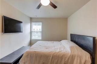 Comfortable House in Quiet Lake Neighborhood - 7