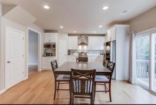 Comfortable House in Quiet Lake Neighborhood - 4