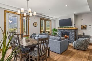 Luxury Mountain Haven Views Hot Tub Central Bridgette Bar Main St - 9