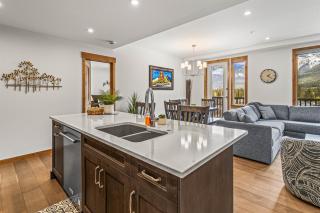 Luxury Mountain Haven Views Hot Tub Central Bridgette Bar Main St - 7