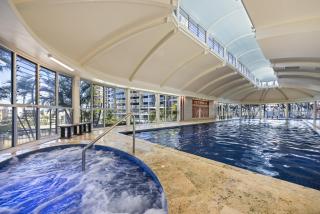 Designer feels at Chevron High floor with Ocean Views - 7