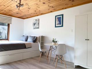 Private Guest Suite near Westfield Shopping Mall - 8