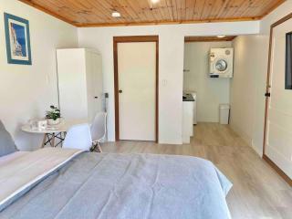 Private Guest Suite near Westfield Shopping Mall - 6