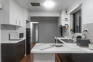 Puddings 4b Cozy Retreat walking Westfield & Train - 8