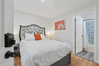 Private Room Across from Como Lake - Juniper Room - 8