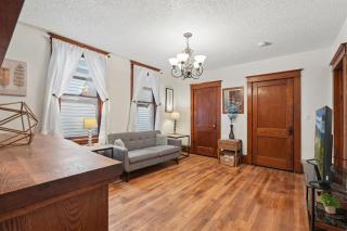 Private Room Across from Como Lake - Juniper Room - 4